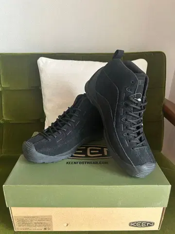 [ 새상품 ] KEEN MID 스니커즈 WP 블랙