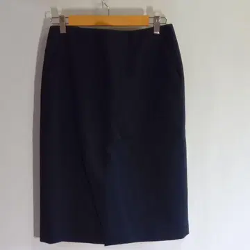 새상품급 어도어 네이비 컬러 타이트 스커트 무릎 아래 40