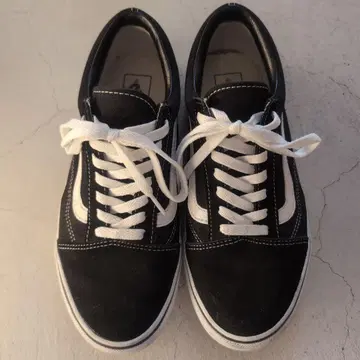 VANS 블랙 스니커즈