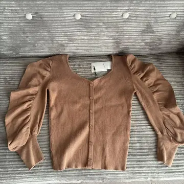 MOUSSY 베이지 퍼프 슬리브 니트