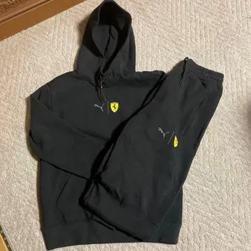 새상품 PUMA Ferrari 후드 맨투맨 상하의 세트 US 사이즈 S