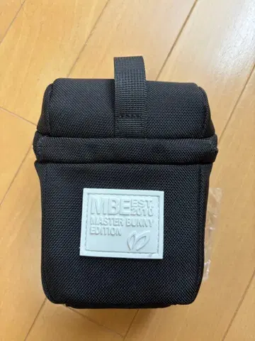 MASTER BUNNY EDITION 액세서리 케이스 블랙