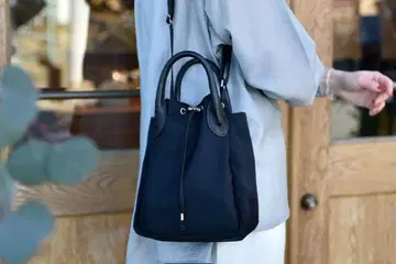 OURHOME 가죽 손잡이 팬더 숄더백 블랙