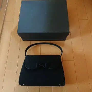 리본 포함 블랙 핸드백 박스 포함