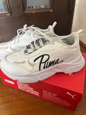 Puma 화이트 스니커즈