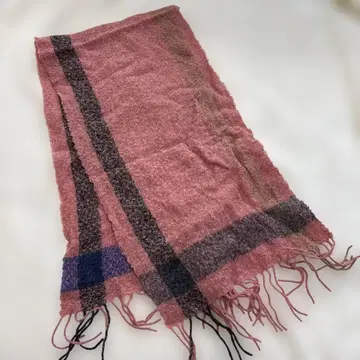 스트라이프 디자인 머플러 핑크 계열