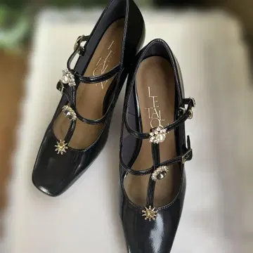 [미사용] [새상품급] 블랙 비쥬 장식 하이힐 펌프스