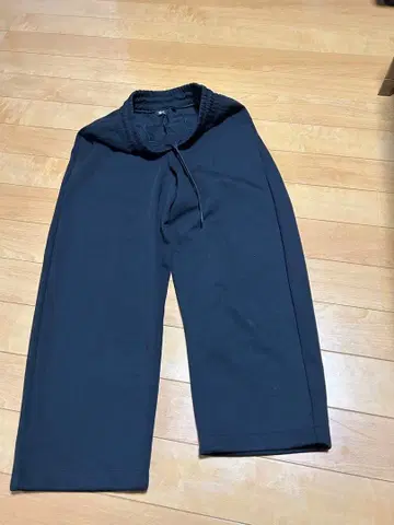 새상품 유니클로 맨투맨 와이드 팬츠 블랙 S 사이즈