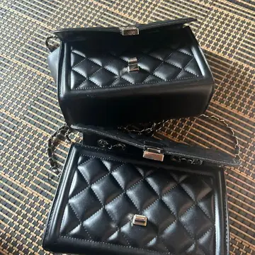 블랙 퀼팅 숄더백