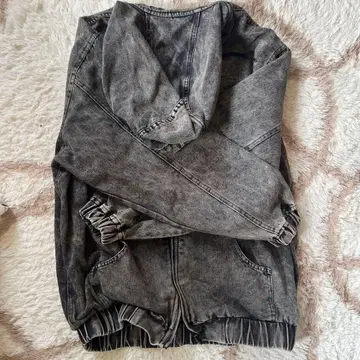 그레이 후드 부착 데님 자켓