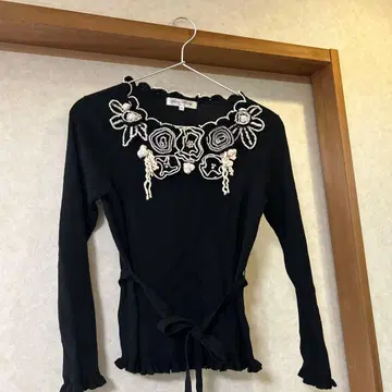 Super Beauty 블랙 긴팔 니트 42