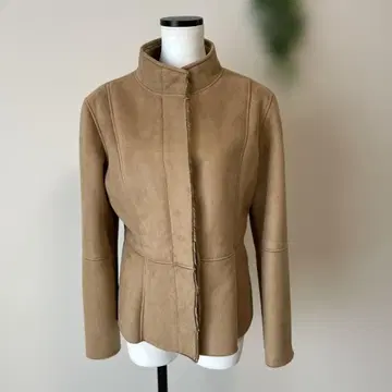 베이지 무스탕 코트 스탠드 카라