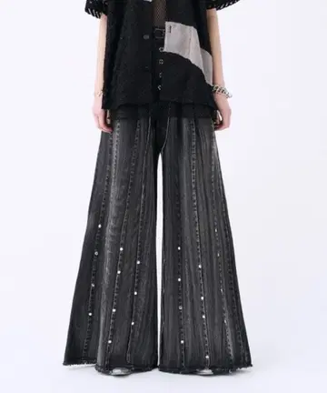 seyto 사이즈 2 / 스터드 핀스트라이프 와이드 플레어 데님 팬츠