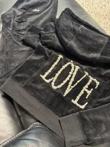 Rady 셋업 블랙 벨로아 LOVE 맨투맨