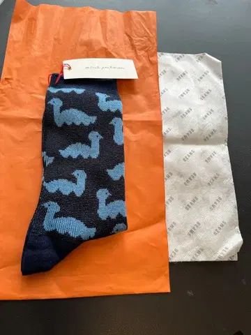 택 포함 새상품 미니 페르호넨 공룡 패턴 삭스 네이비/블루