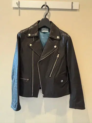 Serge de bleu 가죽 자켓