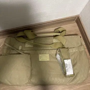 로베르타 디 카메리노 카키 토트백