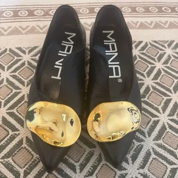 MANA 블랙 콩 펌프스