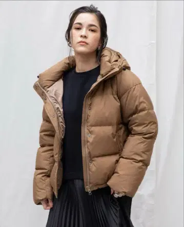 Audrey and john wad 브라운 후데트 다운 자켓