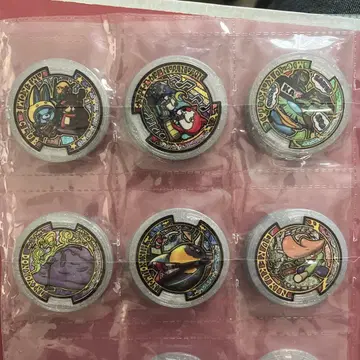 요괴워치 메달 노래 메달 15개 (먹을거리 탐정은 2개이므로 14종)