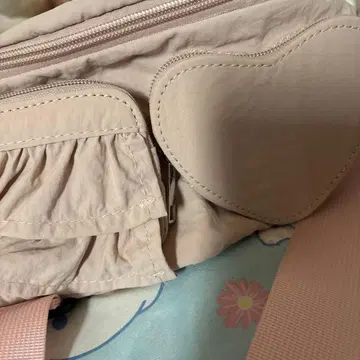 하트형 포켓 숄더백
