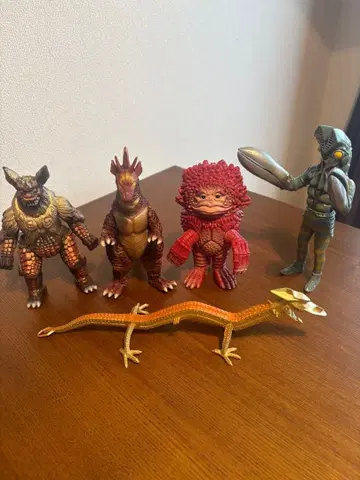 울트라맨 시리즈 괴수 소프트 비닐 세트