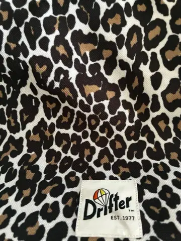 Drifter 레오파드 무늬 숄더백