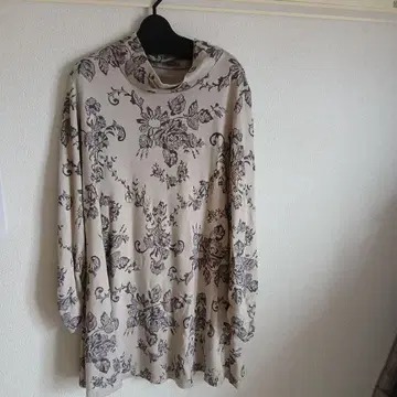 4298 시즈카 코무로 꽃무늬 긴팔 튜닉 티셔츠