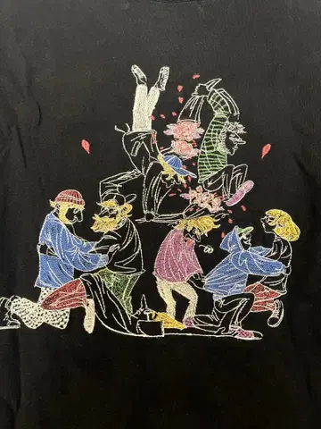 left alone 롱 슬리브 자수