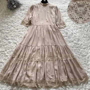 아나더 앙제 레이스 사용 티어드 롱 원피스 [세탁 가능] 베이지