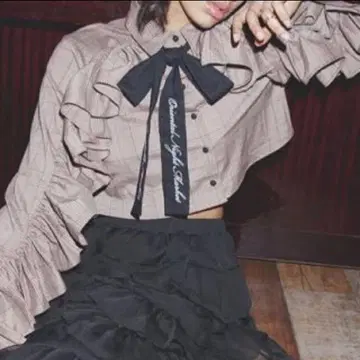 원스포 프릴 블라우스