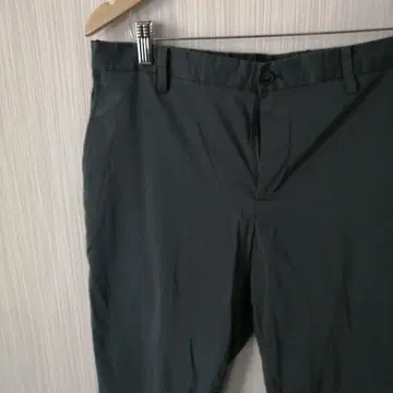 글로벌 워크 테이퍼드 팬츠 그린