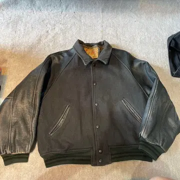 바시티 자켓 블랙 가죽 x 다크 그린 울