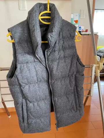 유니클로 다운 베스트 그레이