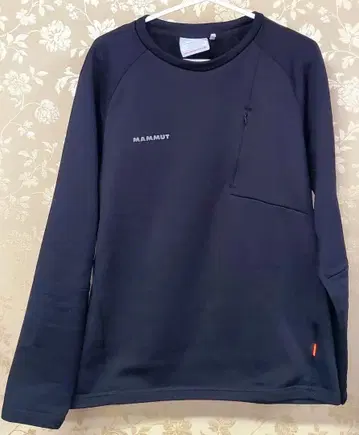 MAMMUT 맨투맨 Asia L 사이즈 블랙