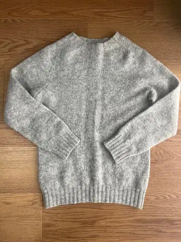 그레이 니트 스웨터