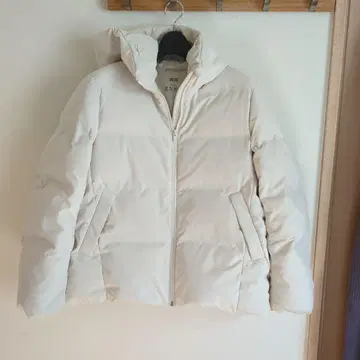 유니클로 심리스 다운 L 화이트