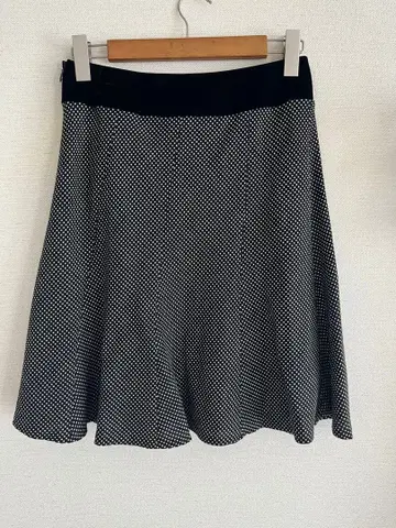 플레어 스커트 흑백 도트 무릎 기장 벨벳 허리