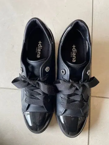 +diana 스니커즈 블랙 25cm 2024