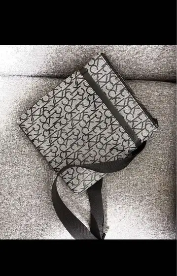 캘빈 클라인 숄더백