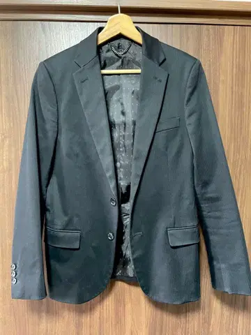 블랙 스트라이프 테일러드 자켓