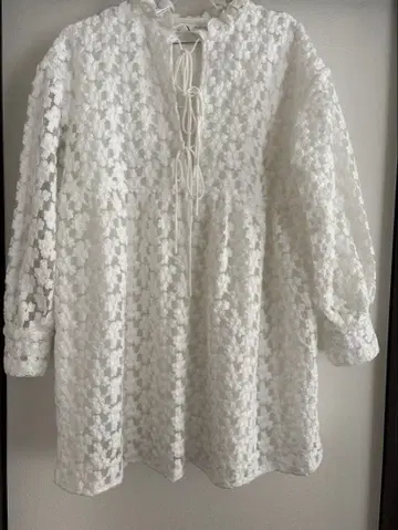 ZARA 화이트 레이스 원피스 긴팔