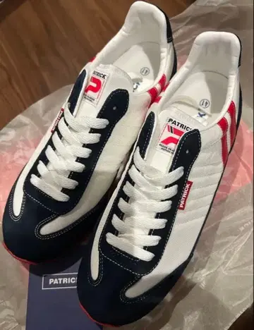 연휴 한정 가격 새상품 미사용 패트릭 스니커즈 마라톤 41 사이즈