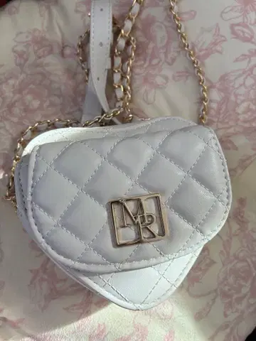 미셸 마카롱 화이트 퀼팅 하트 백