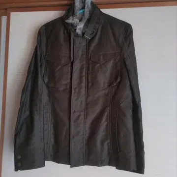 올리브색 스탠드 카라 자켓