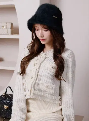 LIP SERVICE 트위드 라이크 프린지 니트 가디건