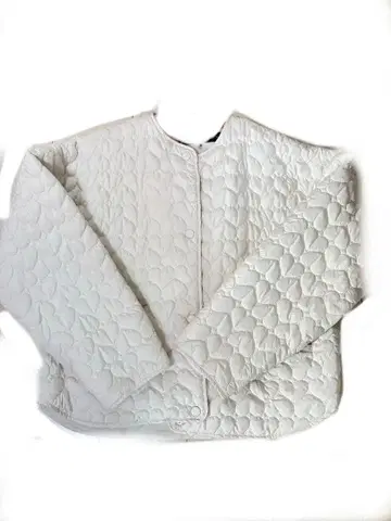 가격 인하 ZARA 화이트 퀼팅 자켓 하트