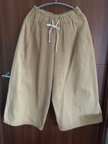 IN THE MARKET 팬츠