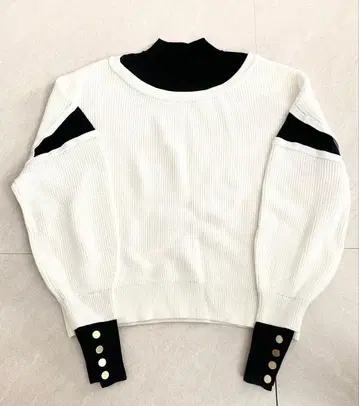 그레이스 콘티넨탈 화이트 리브 니트