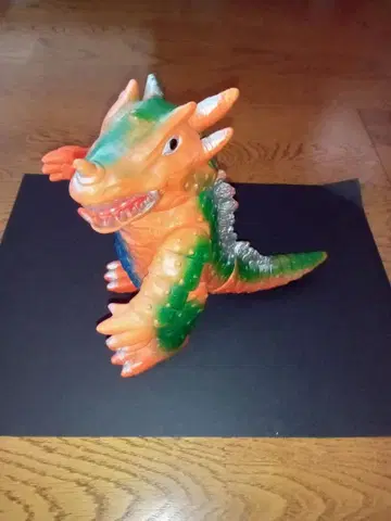 괴수 피규어 제논